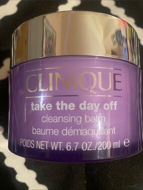 Clinique Take The Day Off Cleansing Balm - Lavender Purple Jar